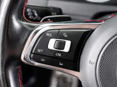 Used 2017 Volkswagen Golf S image 12