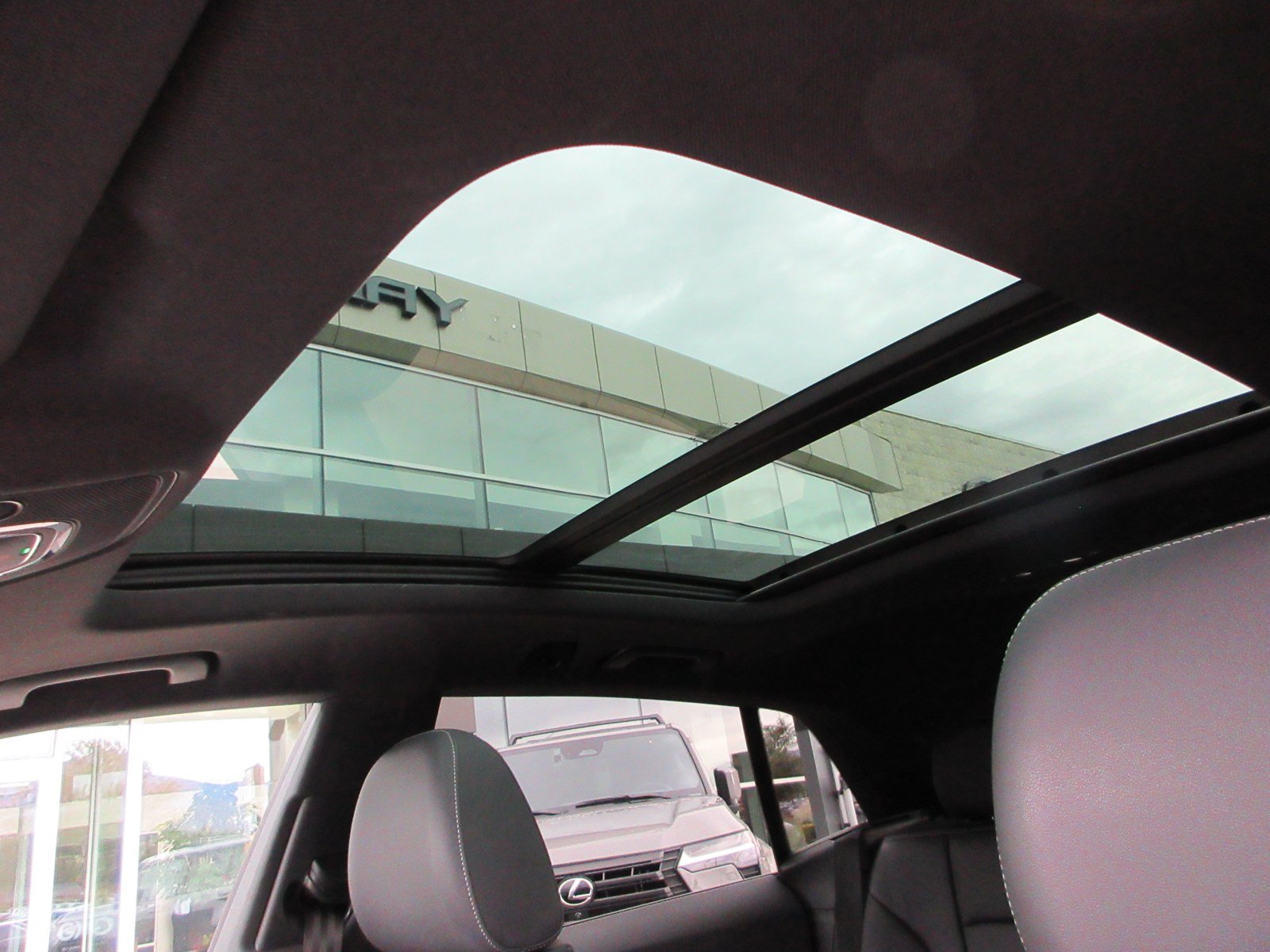 Used 2021 Audi Q8 Premium w/ Black Optic Package AWD/4WD image 18