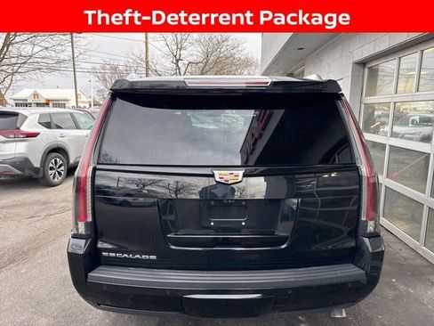 Used 2019 Cadillac Escalade Luxury w/ Escalade Sport Edition image 4