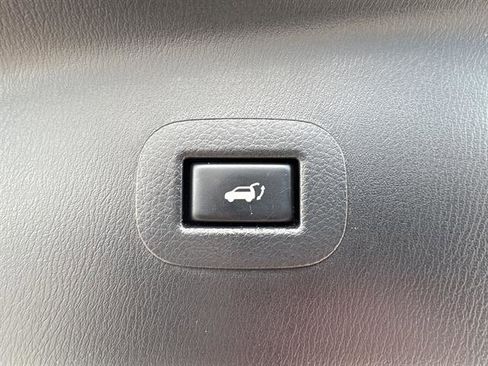 Used 2020 Nissan Armada SL image 14