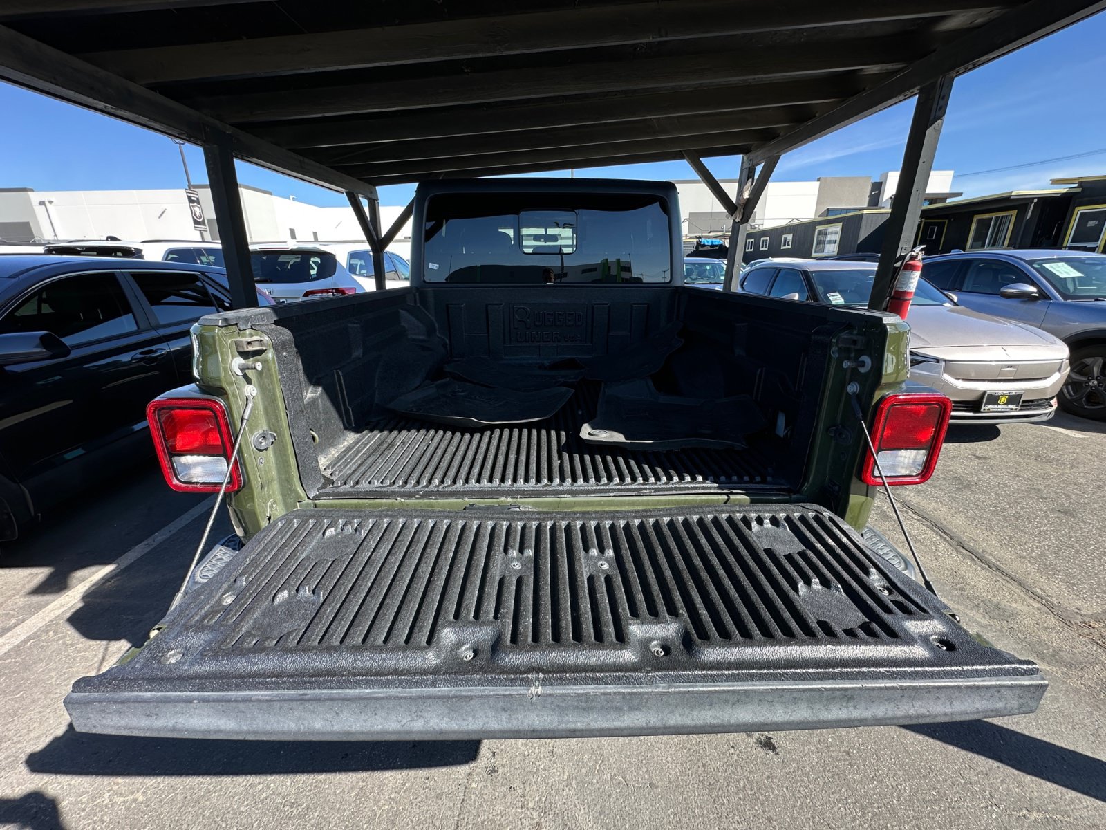 Used 2022 Jeep Gladiator Sport AWD/4WD image 25