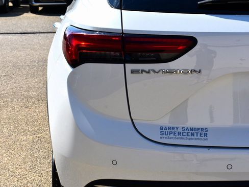 Used 2023 Buick Envision Essence image 10