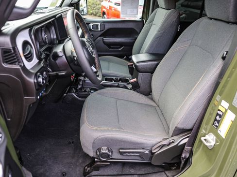 Used 2024 Jeep Wrangler Willys image 12