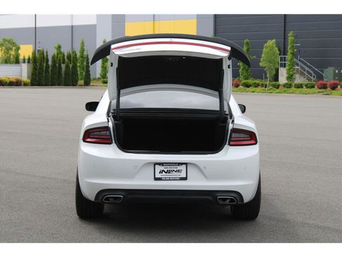 Used 2018 Dodge Charger SXT RWD image 31