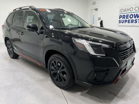 Used 2023 Subaru Forester Sport image 2