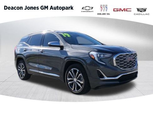 Used 2019 GMC Terrain Denali w/ Advanced Safety Package image 1