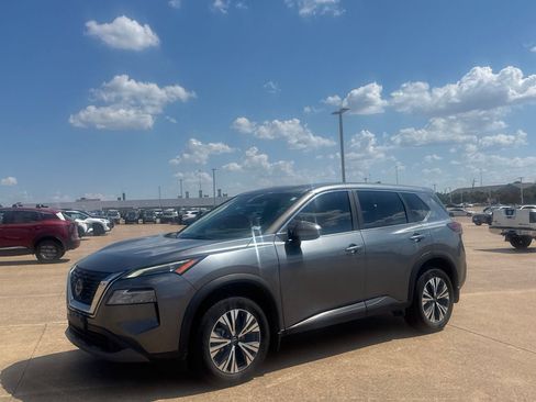 Used 2023 Nissan Rogue SV FWD image 10