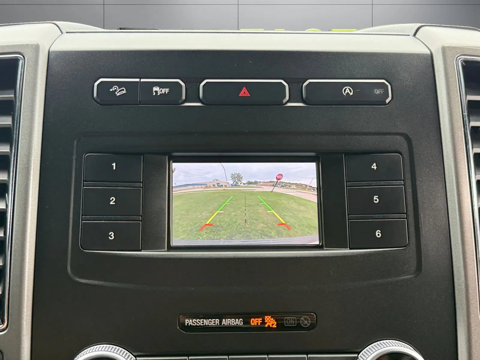 Used 2018 Ford Expedition XLT w/ Equipment Group 201A AWD/4WD image 29