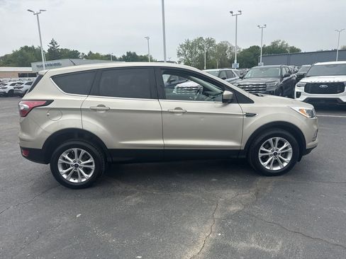 Used 2017 Ford Escape SE FWD image 6