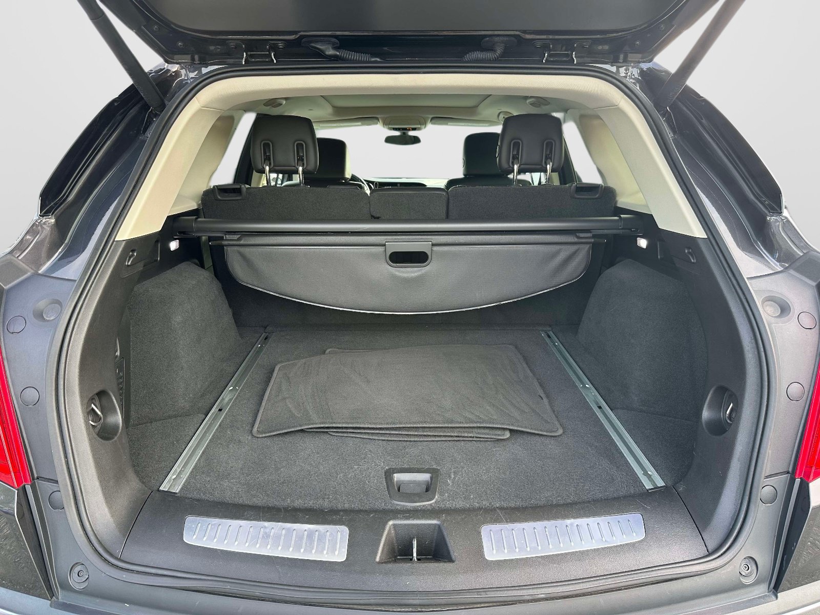 Used 2018 Cadillac XT5 Luxury AWD/4WD image 11