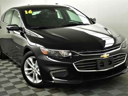 Used 2016 Chevrolet Malibu LT image 1