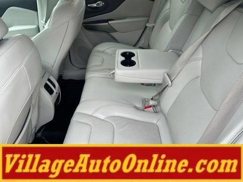 Used 2021 Jeep Cherokee Latitude Lux FWD image 33