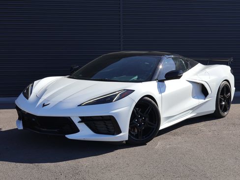 Used 2021 Chevrolet Corvette Stingray Coupe w/ 1LT RWD image 1
