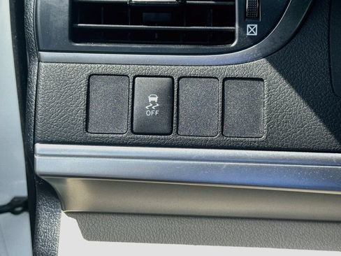 Used 2013 Toyota Camry FWD image 11