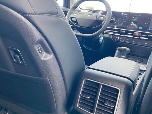 New 2026 Kia Sportage EX image 24