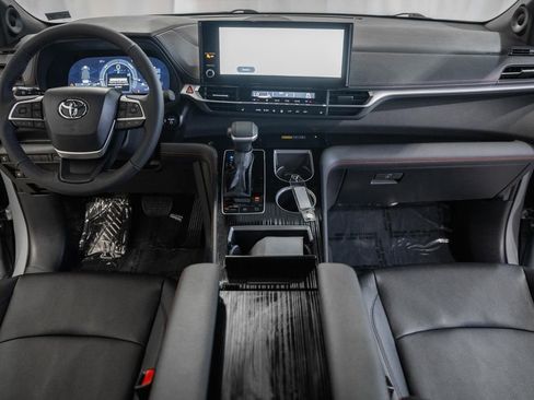 Used 2026 Toyota Sienna XSE image 20