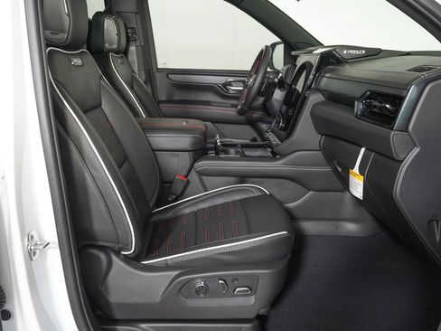 Used 2026 GMC Yukon AT4 Ultimate AWD/4WD image 16