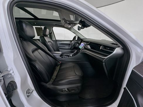 Used 2022 Jeep Grand Cherokee Limited 4xe w/ Luxury Tech Group II image 34