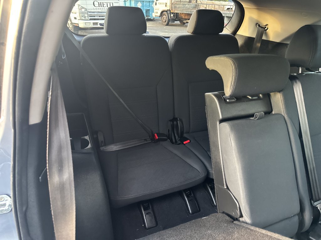 Used 2020 Kia Sorento LX FWD image 26