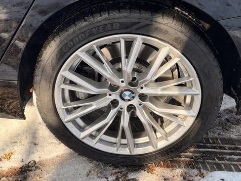 Used 2023 BMW 330i xDrive Sedan w/ Premium Package image 6