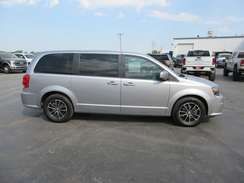 Used 2018 Dodge Grand Caravan SE FWD image 5