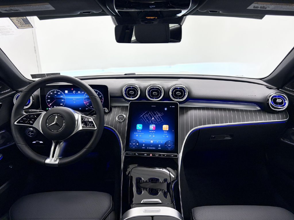 Used 2025 Mercedes-Benz C 300 4MATIC Sedan image 3