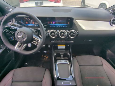 Used 2025 Mercedes-Benz GLA 35 AMG 4MATIC image 2