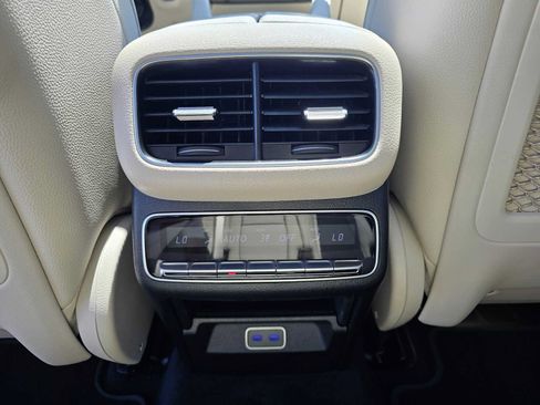Used 2026 Mercedes-Benz GLS 450 4MATIC image 24
