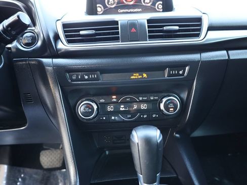 Used 2017 MAZDA MAZDA3 Grand Touring w/ Premium Equipment Package FWD image 9