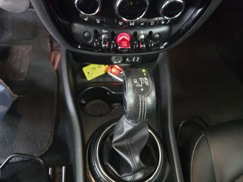 Used 2017 MINI Cooper Clubman ALL4 AWD/4WD image 19