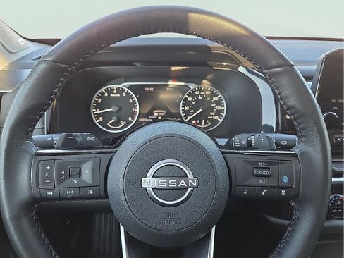 Used 2024 Nissan Pathfinder SL w/ SL Premium Package image 24