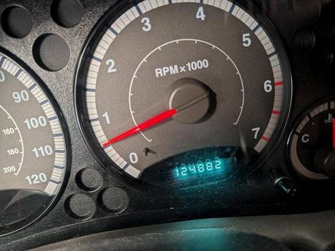 Used 2007 Jeep Liberty Sport AWD/4WD image 37