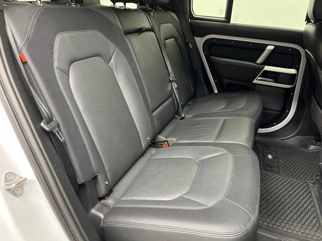 Used 2023 Land Rover Defender 110 X-Dynamic SE AWD/4WD image 23