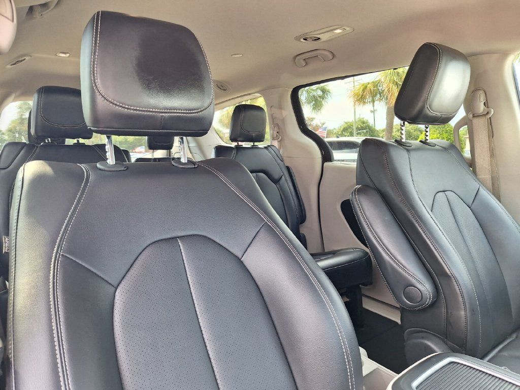 Used 2024 Chrysler Pacifica Touring-L FWD image 27
