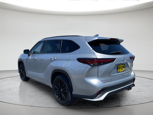 Certified 2025 Toyota Highlander XSE AWD/4WD image 5