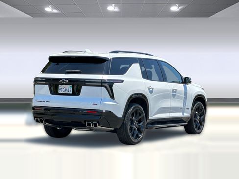Used 2025 Chevrolet Traverse RS w/ LPO, Floor Liner Package AWD/4WD image 9