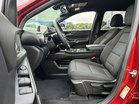 Used 2026 Chevrolet Equinox LT AWD/4WD image 8