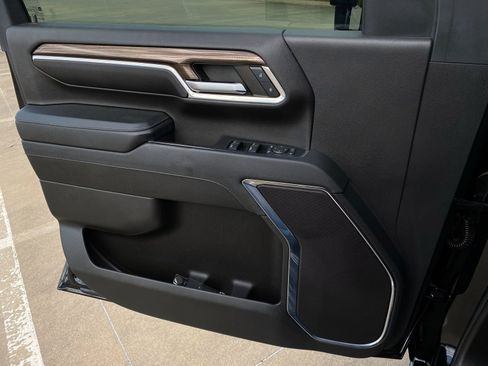 Used 2024 Chevrolet Silverado 2500 LT w/ Texas Edition image 28