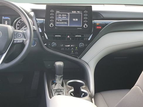 Used 2022 Toyota Camry LE FWD image 15