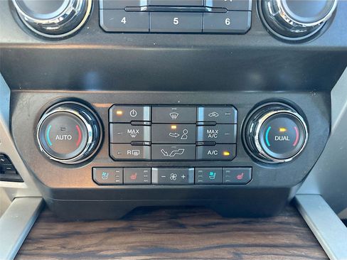 Used 2019 Ford F150 Lariat image 17