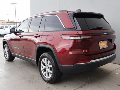 Used 2022 Jeep Grand Cherokee Limited RWD image 3