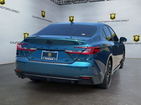 Used 2025 Toyota Camry SE w/ Convenience Package FWD image 5
