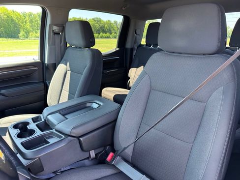 Used 2023 Chevrolet Silverado 1500 LT AWD/4WD image 19
