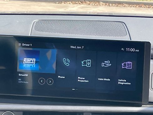 Used 2025 Hyundai Santa Fe SEL image 21