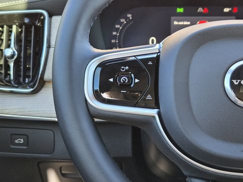 New 2026 Volvo XC90 B6 Ultra image 32