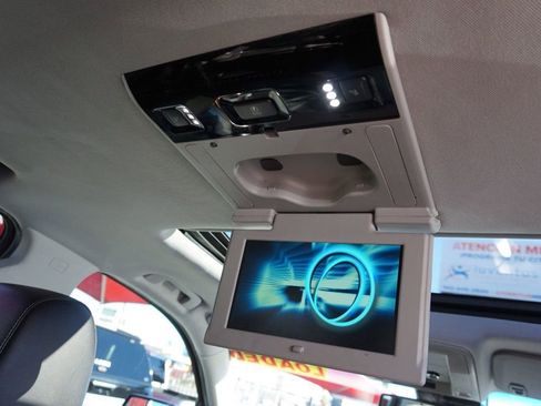 Used 2016 Chevrolet Suburban LTZ image 23