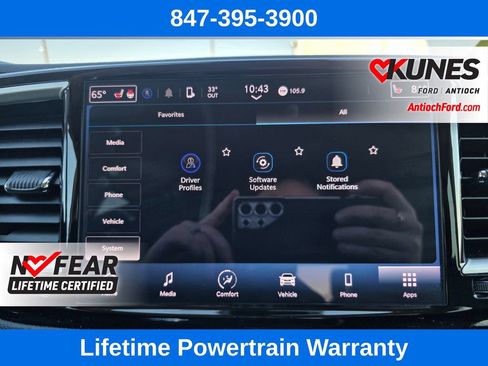 Used 2024 Chrysler Pacifica Touring-L image 57