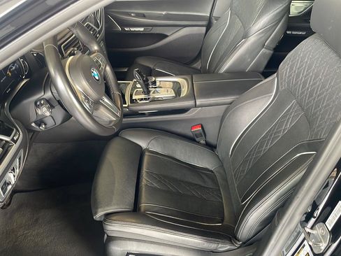 Used 2018 BMW M760i xDrive AWD/4WD image 7
