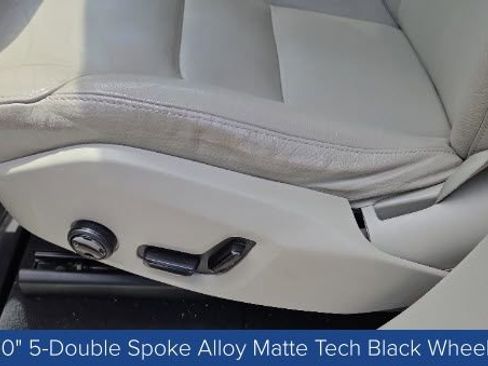 Used 2018 Volvo XC90 T6 Momentum w/ Convenience Package AWD/4WD image 13