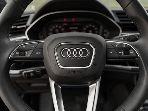 Certified 2025 Audi Q3 2.0T Premium w/ Convenience Package image 15